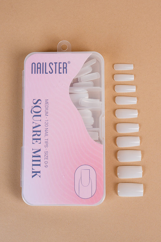 Neliön muotoinen keskikokoinen maitokärki