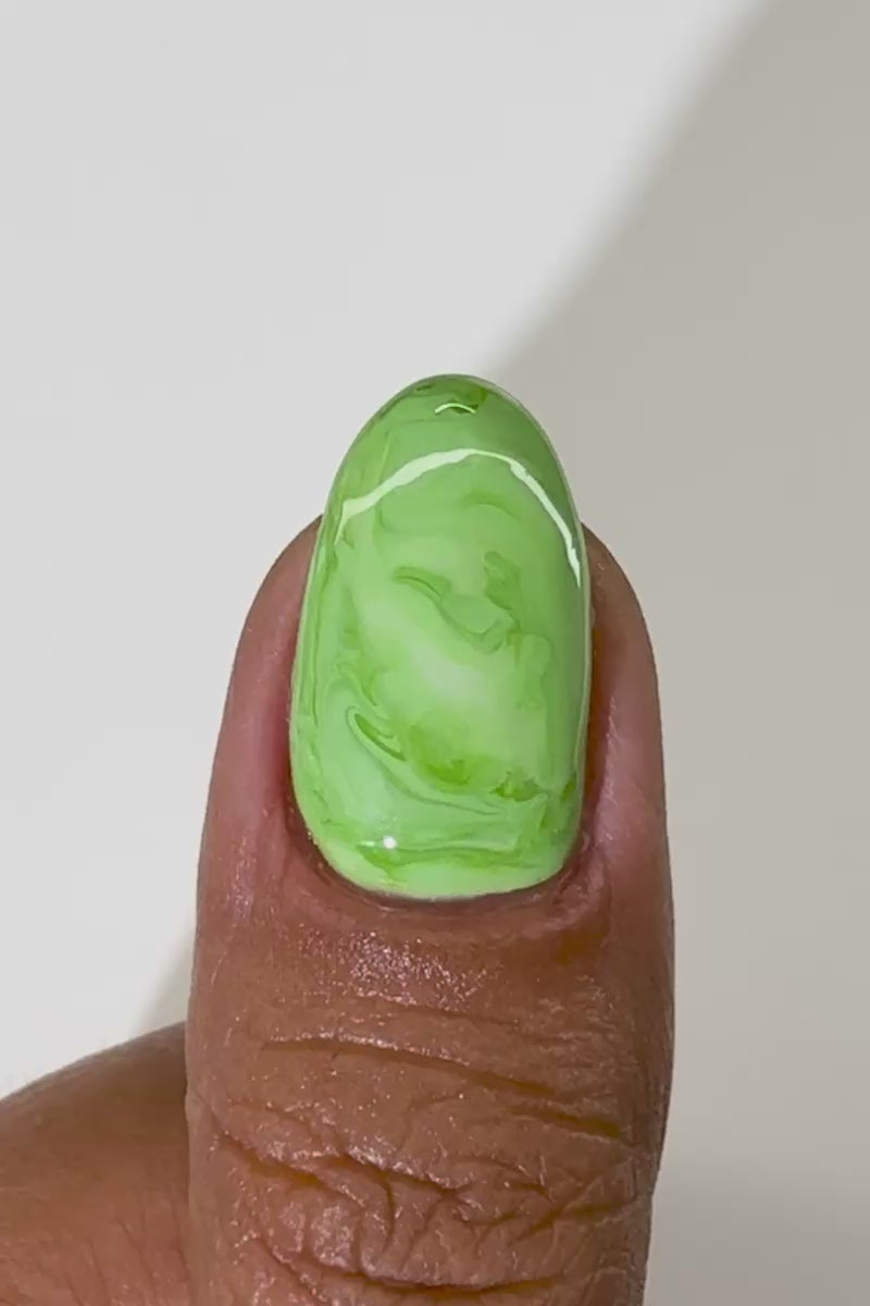 Jäätynyt matcha-lookki