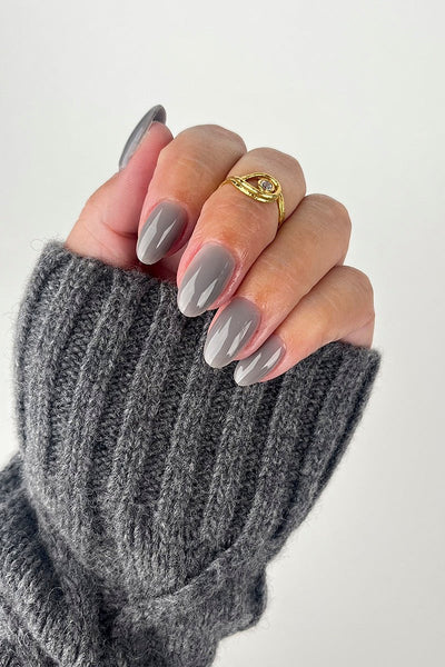 Cloudy Grey · 448 - Hand