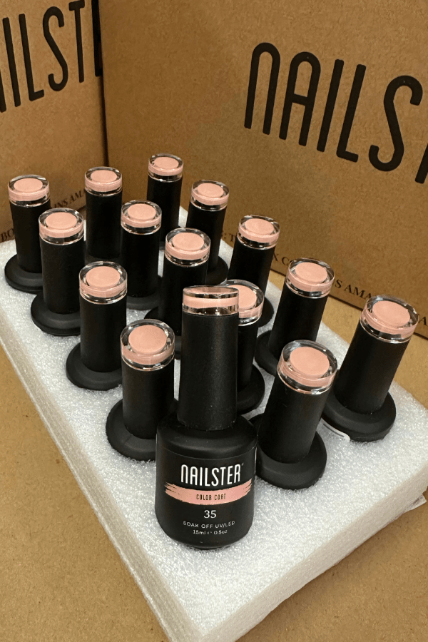 Naked · 35 | Nailster Denmark