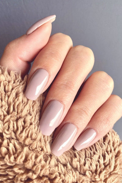Pale · 31 - Hand
